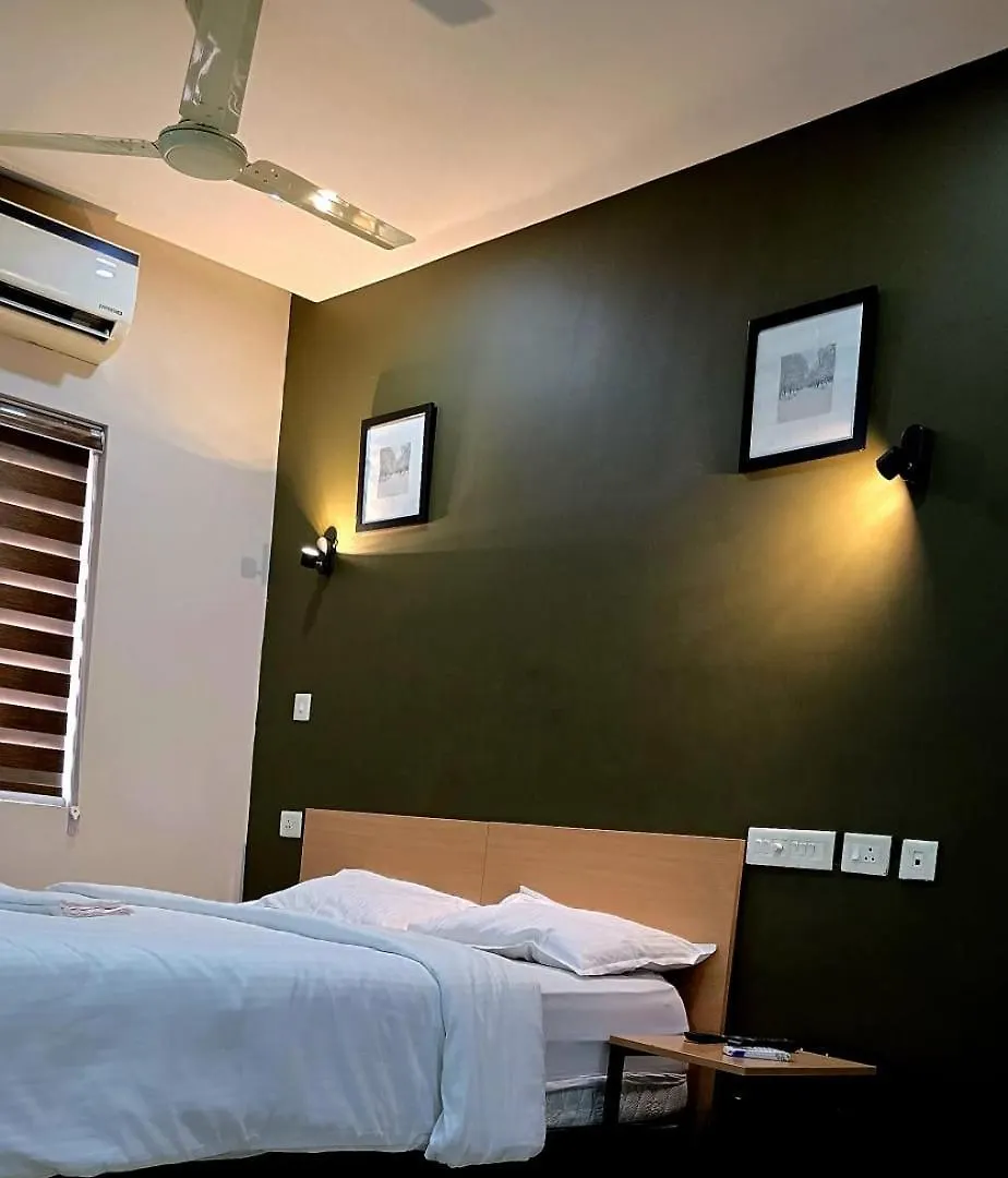 Hotel Kuzhiyar Grande Suite Kochi